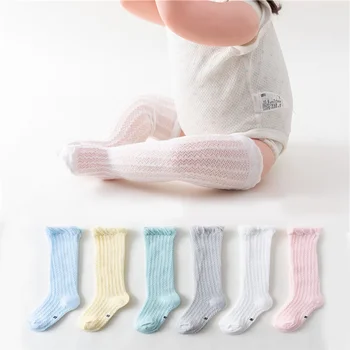 Носки для маленьких девочек 0-36 месяцев, хлопковые летние Сетчатые дышащие носки для новорожденных, носки до колена для маленьких мальчиков