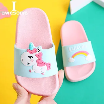 Новые летние радужные тапочки с единорогом для мальчиков и девочек, детская пляжная обувь для малышей, мягкие домашние семейные детские нескользящие сандалии